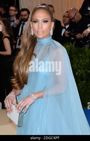 Jennifer Lopez participe au Metropolitan Museum of Art Costume Institute Gala 2017, à New York, Etats-Unis, le 01 mai 2017. Photo d'Aurore Marechal/ABACAPRESS.COM Banque D'Images