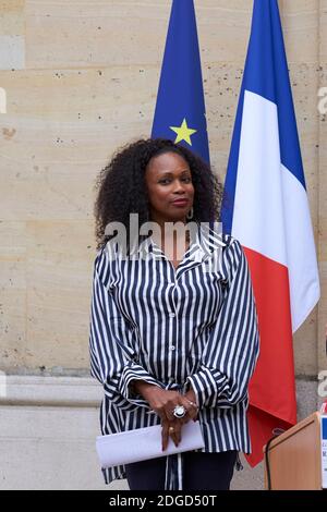 Le ministre français des sports sortant Patrick Kanner et la nouvelle ministre Laura Fessel lors d'une cérémonie officielle de passation de pouvoir à Paris le 17 mai 2017. Photo de Thomas Fliche/ABACAPRESS.COM Banque D'Images