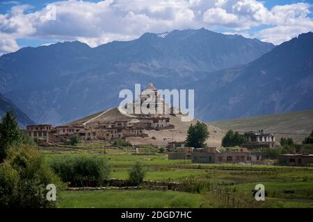 Monastère de Padum sur une colline dans le village, Zanskar, Ladakh, Jammu et Cachemire, Inde Banque D'Images