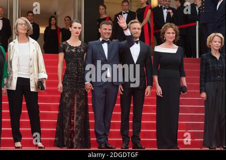 Marine Vacth, le réalisateur François Ozon, Jeremie Renier et Jacqueline Bisset arrivant sur le tapis rouge de la projection « Amant Double (l'Amant Double) » au Palais des Festivals de Cannes, France, le 26 mai 2017 dans le cadre du 70e Festival de Cannes. Photo de Nicolas Genin/ABACAPRESS.COM Banque D'Images