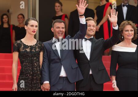 Marine Vacth, le réalisateur François Ozon, Jeremie Renier et Jacqueline Bisset arrivant sur le tapis rouge de la projection « Amant Double (l'Amant Double) » au Palais des Festivals de Cannes, France, le 26 mai 2017 dans le cadre du 70e Festival de Cannes. Photo de Nicolas Genin/ABACAPRESS.COM Banque D'Images