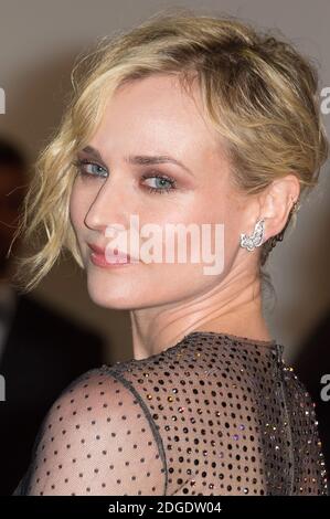 Diane Kruger arrive sur le tapis rouge de la projection "In the Fade (Aus dem Nichots)" qui s'est déroulée au Palais des Festivals de Cannes, France, le 26 mai 2017 dans le cadre du 70ème Festival de Cannes. Photo de Nicolas Genin/ABACAPRESS.COM Banque D'Images