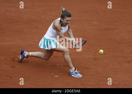 Simona Halep de Roumanie jouant au troisième tour de l'Open de tennis français 2017 à Paris, France, le 3 juin 2017. Photo de Henri Szwarc/ABACAPRESS.COM Banque D'Images