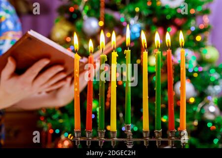 Hanukkah menorah symbole de la fête traditionnelle du judaïsme Banque D'Images