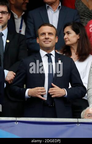 Le président français Emmanuel Macron et la première ministre d'Angleterre Theresa May lors du match de football international amical, la France contre l'Angleterre au Stade de France à Saint-Denis, banlieue de Paris, France, le 13 juin 2017. La France a gagné 3-2. Photo de Henri Szwarc/ABACAPRESS.COM Banque D'Images