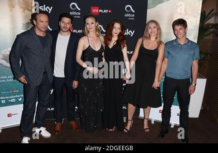 Vincent Perez, Dimitri Leonidas, Julia Stiles, Roxane Duran, Chloe Jouannet et Phenix Brossard assistent à la première Riviera-la Serie au Cinéma Élysées de Biarritz, France, le 14 juin 2017. Photo de Jerome Domine/ABACAPRESS.COM Banque D'Images