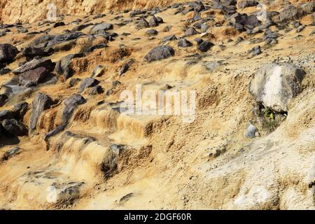 Travertins de Jvari passent dans le Parc National de la Géorgie, Kazbegi Banque D'Images