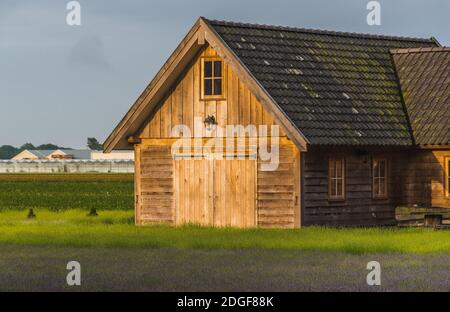 Ancienne maison rustique et charmante en bois Banque D'Images