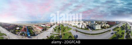 Vue panoramique aérienne de Viareggio avec promenade et mer, Toscane, Italie Banque D'Images