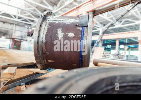 Contrôle de qualité des soudures des éléments de corps de l'échangeur thermique par méthode à rayons x. Banque D'Images