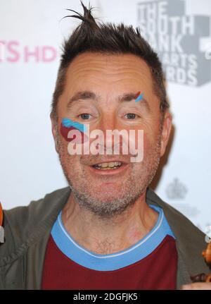 Nigel Kennedy arrive pour les South Bank Sky Arts Awards au Dorchester Hotel, Londres. Banque D'Images