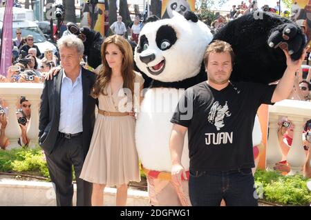 Dustin Hoffman, Angelina Jolie et Jack Black font la promotion de Kung Fu Panda 2 au Festival du film de Cannes, le Carlton Hotel, Cannes. Banque D'Images