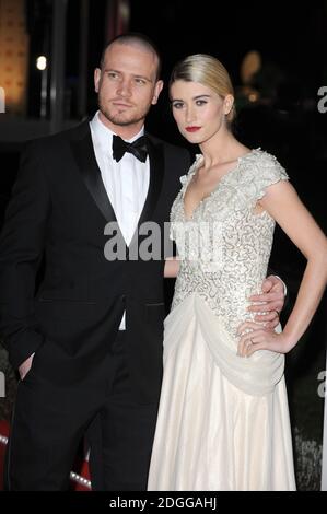 Charley Webb et Matthew Wolfenden arrivent au Sun Military Awards 2011, également connu sous le nom de Millies, le Musée impérial de la guerre de Londres. Banque D'Images