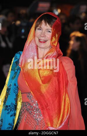 Celia Imrie arrivée à la meilleure exposition exotique Marigold Hotel World Premiere au Curzon Mayfair Cinema de Londres. Banque D'Images