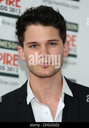 Jeremy Irvine au Jameson Empire film Awards 2012, Grosvenor House Hotel, Londres. Banque D'Images