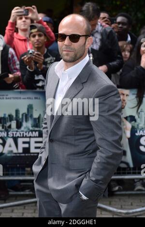 Jason Statham arrive à la première européenne de Safe, BFI IMAX, Waterloo, Londres. Banque D'Images