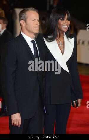 Vladislav Doronin et Naomi Campbell arrivent à la première mondiale de Skyfall au Royal Albert Hall, Kensington Gore, Londres. Banque D'Images