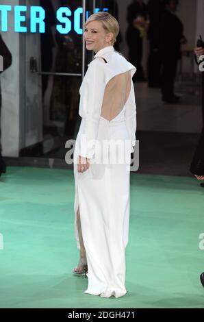 Cate Blanchett arrive au Hobbit, un voyage inattendu Premiere, Odeon Cinema, Leicester Square, Londres. Banque D'Images