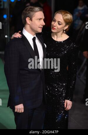 Martin Freeman et sa partenaire Amanda Abbington arrivent au Hobbit, une première inattendue de Journey, Odeon Cinema, Leicester Square, Londres. Banque D'Images