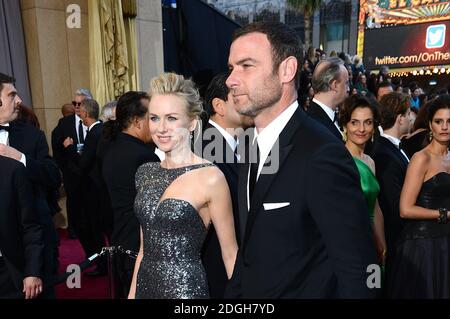 Naomi Watts et Liev Schreiber arrivent pour les 85e Academy Awards au Dolby Theatre, Los Angeles. Banque D'Images