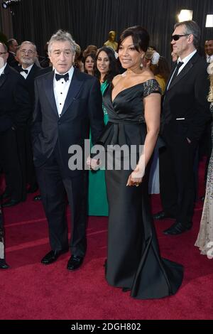 Robert de Niro et Grace Hightower arrivent pour les 85e Academy Awards au Dolby Theatre, Los Angeles. Banque D'Images