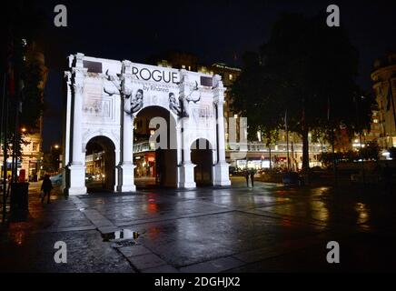 Vue générale de la projection de parfum Rihanna 'Rogue' à Marble Arch, Londres. Banque D'Images