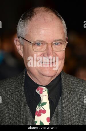 Jim Broadbent arrive au film Harry Hill, première mondiale, vue Cinema, Leicester Square, Londres. Banque D'Images