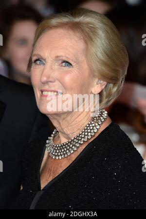 Mary Berry arrive aux National Television Awards 2014, O2 Arena, Greenwich, Londres. Banque D'Images