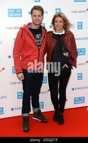 Sam Branson et Isabella Malthorpe arrivant à WE Day, Wembley Arena, Londres. Banque D'Images