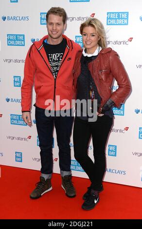 Sam Branson et Isabella Malthorpe arrivant à WE Day, Wembley Arena, Londres. Banque D'Images