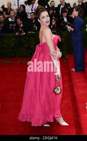 Stephanie Seymour arrivée à l'Institut de costume avantage met Gala célébration de l'ouverture de l'exposition Charles James, au-delà de la mode et du nouveau Centre de costume Anna Wintour. Metropolitan Museum of Art, New York. Banque D'Images