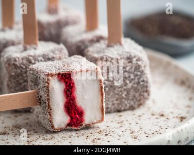 Ice cream pops Lamington Banque D'Images