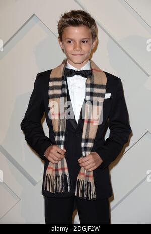 Roméo Beckham arrive au lancement de la campagne de fête de Burberry 2014 avec Roméo Beckham, Burberry, Regent Street, Londres. Banque D'Images