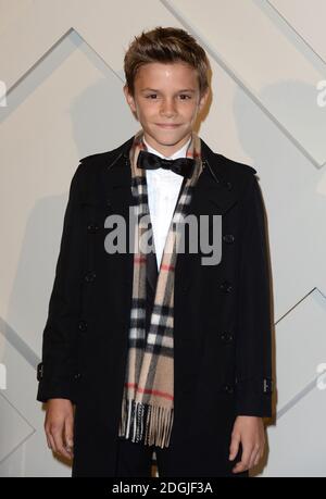 Roméo Beckham arrive au lancement de la campagne de fête de Burberry 2014 avec Roméo Beckham, Burberry, Regent Street, Londres. Banque D'Images