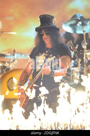 Slash se produit lors des MTV Europe Music Awards 2014 à SSE Hydro, Glasgow, Écosse. Banque D'Images