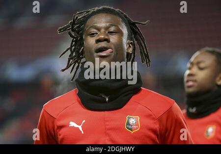 Eduardo Camavinga de Stade Rennais se réchauffe avant la Ligue des champions de l'UEFA, le match de football du Groupe E entre Stade Rennais et Sevilla FC (FC Séville) le 8 décembre 2020 au Parc Roazhon à Rennes, France - photo Jean Catuffe / DPPI / LM Banque D'Images