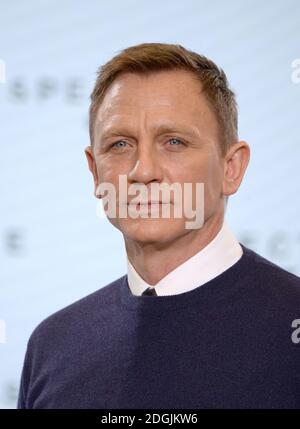 Daniel Craig assiste à l'annonce en direct DE BOND 24 pour marquer le début de la production du 24e film Bond tenu aux Pinewood Studios, Londres le titre et la diffusion du 24e film Bond ont été dévoilés, marquant le début de la photographie principale le lundi 8 décembre Banque D'Images