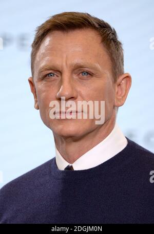 Daniel Craig assiste à l'annonce en direct DE BOND 24 pour marquer le début de la production du 24e film Bond tenu aux Pinewood Studios, Londres le titre et la diffusion du 24e film Bond ont été dévoilés, marquant le début de la photographie principale le lundi 8 décembre Banque D'Images