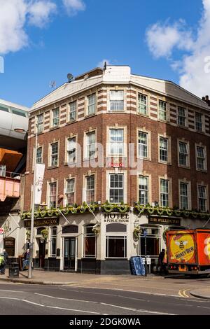 Londres, Royaume-Uni - 25 mars 2019 : l'hôtel Waterloo se trouve à côté de la gare de Waterloo à Londres SE1, Royaume-Uni Banque D'Images