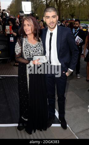 Zayn Malik et sa mère Trisha assistent aux British Asian Awards 2015 au Grosvenor House Hotel, Londres. Banque D'Images