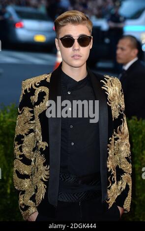 Justin Bieber participant au Metropolitan Museum of Art met Gala, à New York, États-Unis. (Crédit obligatoire : Doug Peters/EMPICS Entertainment) Banque D'Images