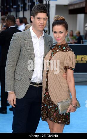 Katherine Kelly et son mari Ryan Clark assistent à la première cinématographique d'Entourage au Royaume-Uni, qui a eu lieu au vue West End, 3 Cranbourn Street, Leicester Square, Londres (crédit obligatoire : DOUG PETERS/ EMPICS Entertainment) Banque D'Images