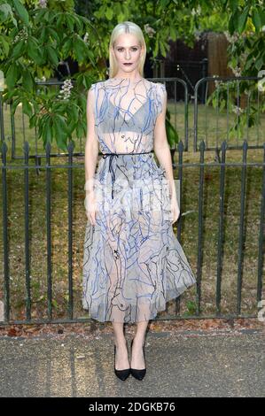 Coquelicot Delevingne arrivée à la Serpentine Gallery Summer Party, Hyde Park, Londres. Banque D'Images