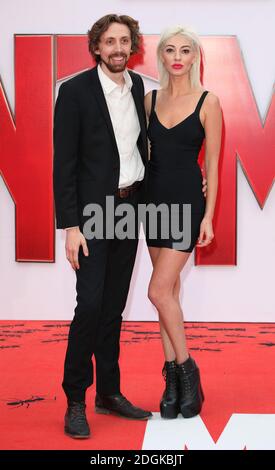 Eric Lampaert avec sa femme Jordan Dwayne arrivant pour la première Ant-Man, à l'Odeon Leicester Square, Londres. Banque D'Images