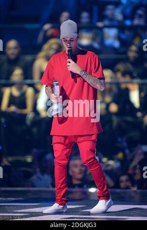 Justin Bieber reçoit le prix du meilleur Homme lors des MTV Europe Music Awards 2015, au Mediolanum, Assago, Milan. Banque D'Images