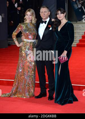 Lea Seydoux, Daniel Craig et Monica Bellucci assistent à la première mondiale de Specter, qui s'est tenue au Royal Albert Hall de Londres. Le crédit photo devrait se lire comme suit : Doug Peters/EMPICS Entertainment Banque D'Images