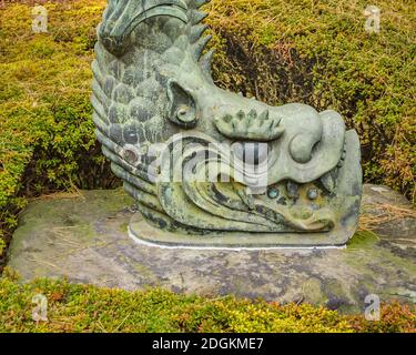 Sculpture japonaise de poissons mythologiques, Tokyo Japon Banque D'Images