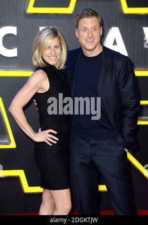 Alan Tudyk et invité arrivant pour Star Wars: La Force éveille la première européenne qui s'est tenue à Leicester Square, Londres. Banque D'Images