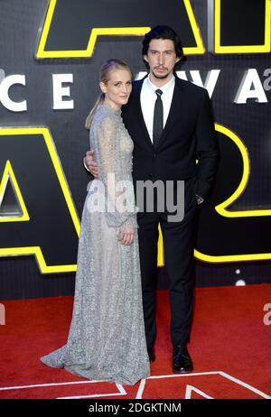 Adam chauffeur et épouse Joanne Tucker arrivant pour la Star Wars: La Force réveille la première européenne tenue à Leicester Square, Londres. Banque D'Images