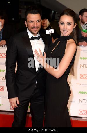 Peter Andre et Emily MacDonagh assistent aux National Television Awards 2016 à l'O2 Arena, Londres. Banque D'Images